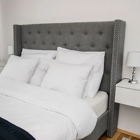 W1 Apartahotel
